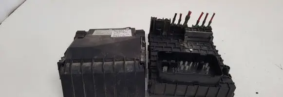Volkswagen PASSAT B6 Fuse module 3C0937125