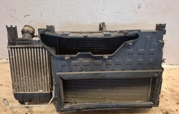 Renault Captur Radiator set 214818009R 06072016 C0QC3423