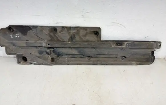 Mercedes-Benz E C207 W207 Side bottom protection A2076100108