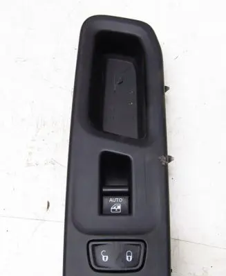 Jeep Renegade Quarter vent window switch 07356039650
