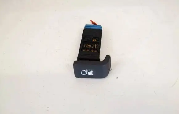 Land Rover Freelander Fog light switch yue100550klm