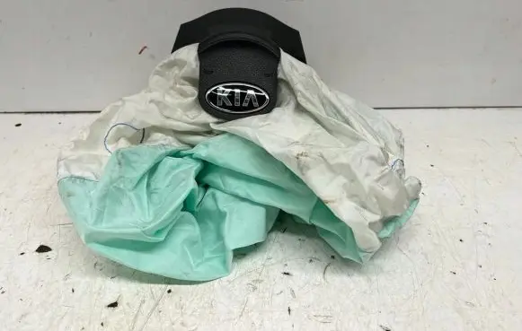 KIA Rio Steering wheel airbag