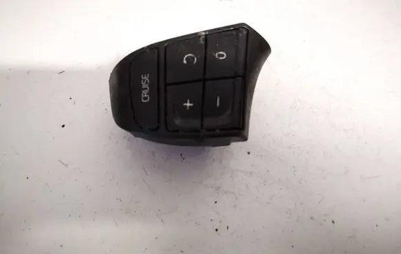 Steering wheel buttons/switches