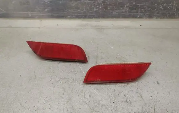 Subaru Impreza III Rear tail light reflector 32302