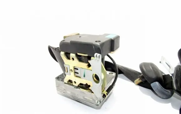 Skoda Octavia Mk1 (1U) Front seatbelt 1U4857702A