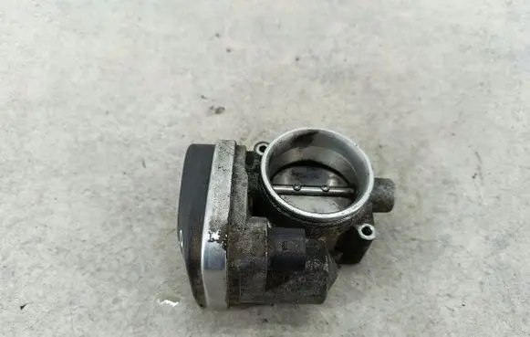BMW 3 E46 Throttle body valve 13541439