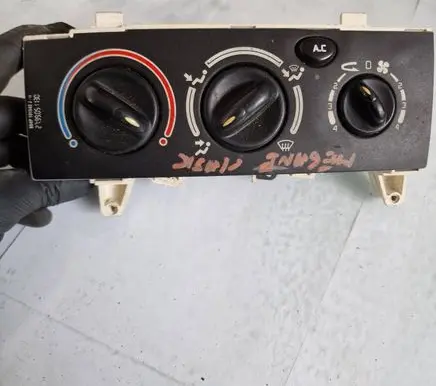 Renault Megane I Climate control unit 662369C B64PAC 101584