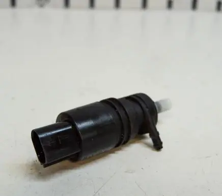 BMW 3 E90 E91 Windscreen/windshield washer pump 7302589