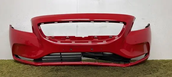 Volvo V40 Front bumper 31283732