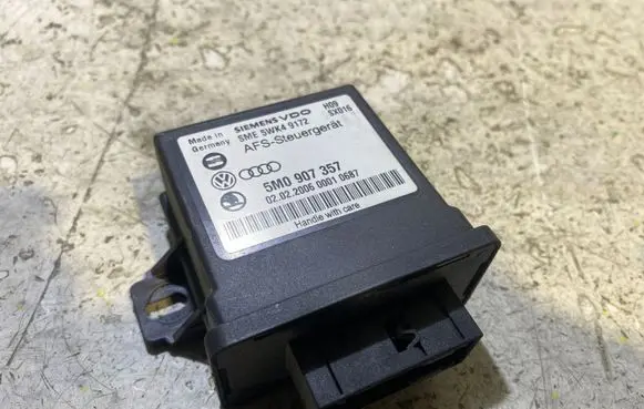 Volkswagen PASSAT B6 Light module LCM 5M0907357 5WK49172 0202200600010687