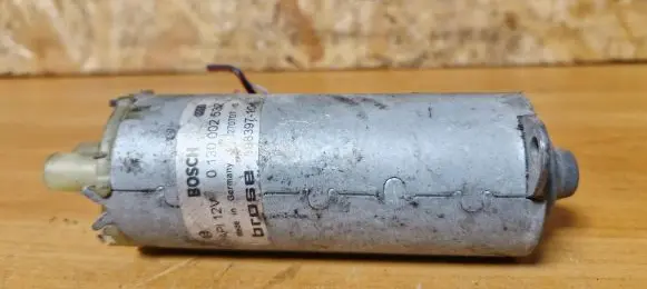 Volkswagen PASSAT B6 Seat adjustment motor 0130002532