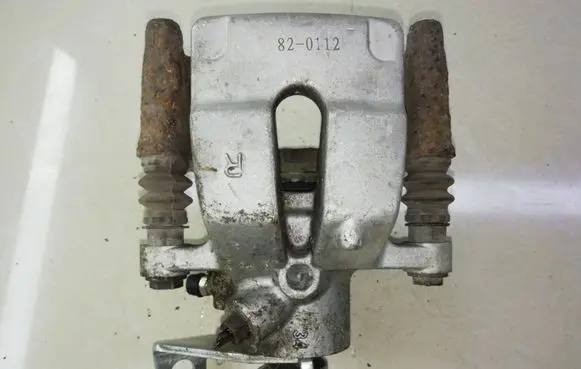 Renault Megane I Rear brake caliper 820112