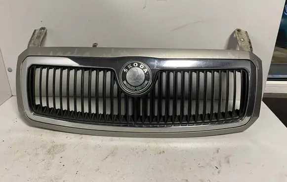 Skoda Fabia Mk1 (6Y) Front bumper upper radiator grill 6Y0853668B