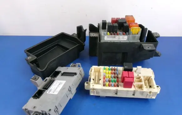 Alfa Romeo 159 Fuse box set 50508214
