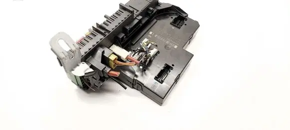 Mercedes-Benz E W212 Fuse module 2129003822