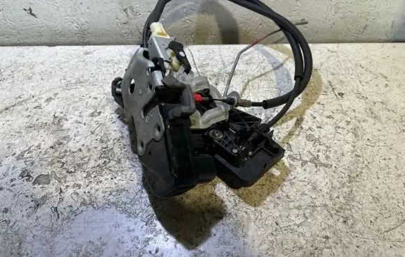 Dodge Challenger Front door lock 68066174AJ 36782 761000AF