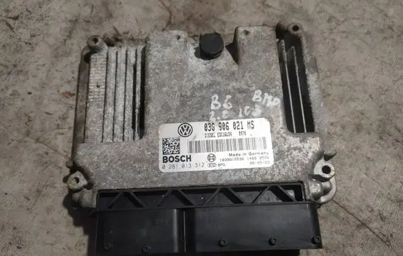 Volkswagen PASSAT B6 Engine control unit/module 03G906021MS 0281013312