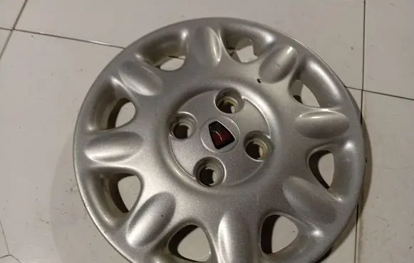 Rover 620 R15 wheel hub/cap/trim 