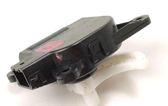 Hyundai Santa Fe A/C air flow flap actuator/motor D267BPAA01
