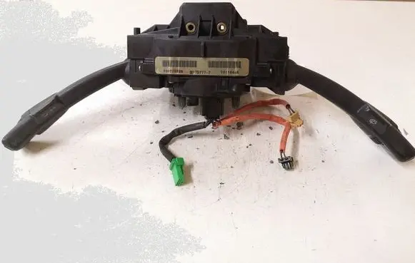 Volvo S40 Wiper turn signal indicator stalk/switch 04985 P30710339 17D7777