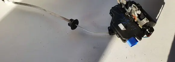 Porsche Boxster 987 Front door lock 