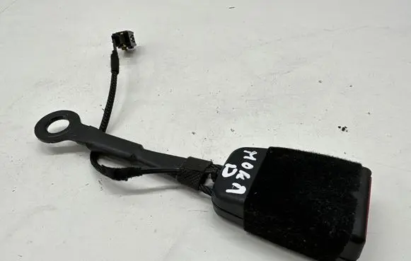Opel Mokka B Front seatbelt buckle 9834687280