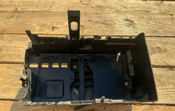 Opel Astra J Battery box tray 13354420
