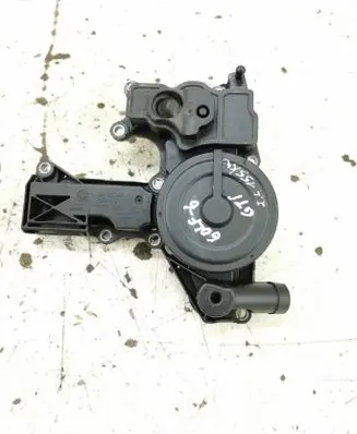 Volkswagen Golf VI Oil breather separator 06H103495B