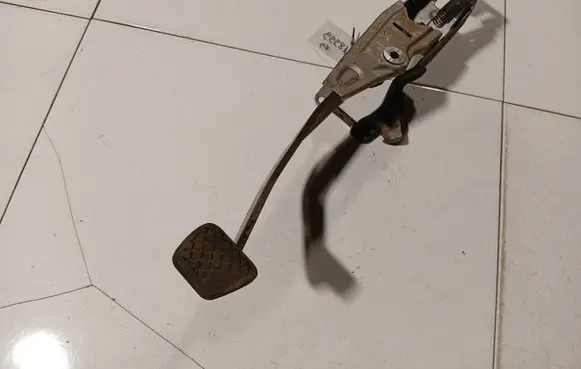 Honda FR-V Clutch pedal 