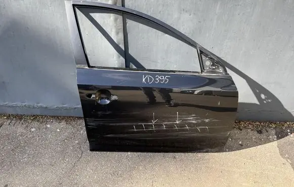 KIA Ceed Front door