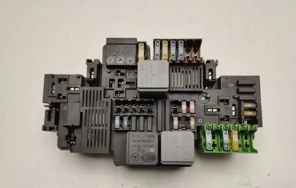 Mercedes-Benz E W213 Fuse module A2139062202