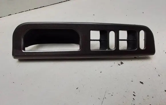 Volkswagen PASSAT B5 Front door window switch trim 3B1867171C