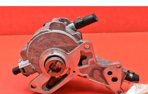 Volkswagen PASSAT B5.5 Vacuum pump 038145209N