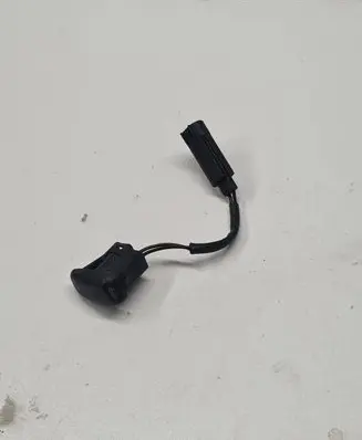 BMW X3 E83 Windshield washer spray nozzle 7110851 6166