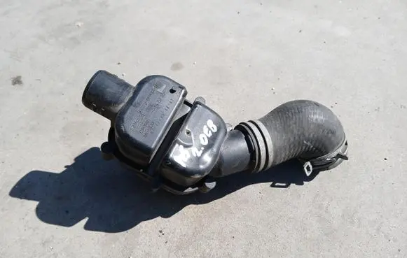 Ford Mondeo MK V Intake resonator DS739P437DE
