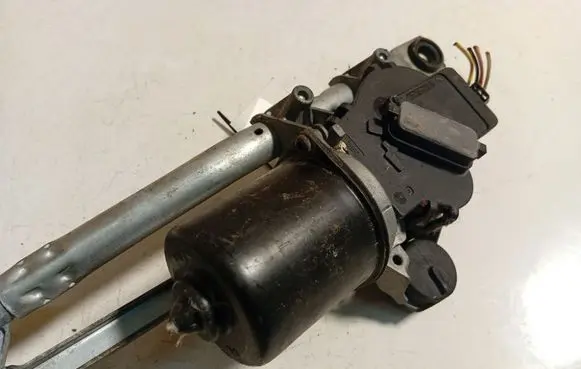 Toyota Aygo AB10 Wiper motor 