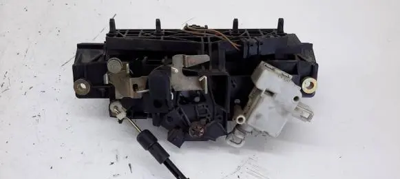 Audi A6 S6 C5 4B Tailgate/trunk/boot lock/catch/latch 8D9827565H