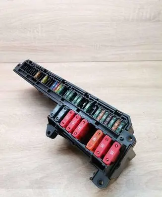 BMW 5 E60 E61 Fuse module 6932452