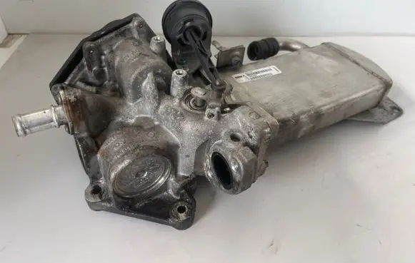 Audi Q5 SQ5 EGR valve cooler V29004569