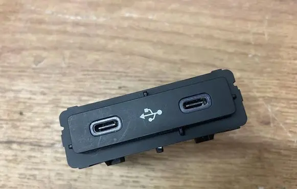 Renault Megane E-Tech USB socket connector 284H38566R