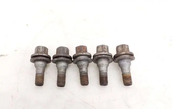 Peugeot 3008 II Nuts/bolts