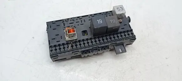 Volkswagen Golf II Fuse module 171941813D