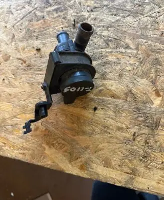 Volkswagen Golf V Electric auxiliary coolant/water pump 1K0121093AD