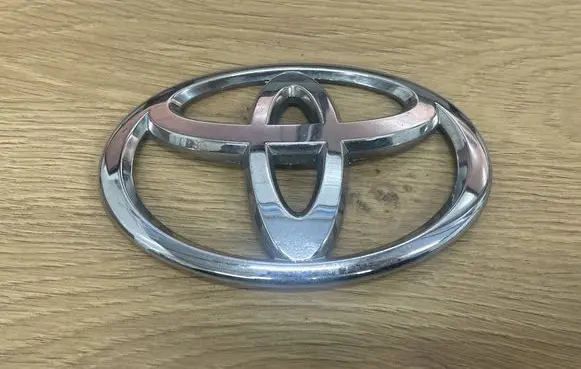 Toyota Yaris Manufacturers badge/model letters 754310D050