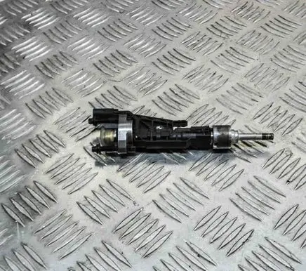 BMW 3 G20 G21 Fuel injector 0261500437 8656548