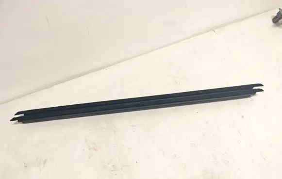 BMW 5 G30 G31 G38 Rubber seal front door window/glass 7336959