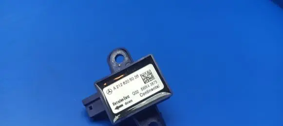 Mercedes-Benz E W212 Airbag deployment crash/impact sensor A2128205026 Q025WK43873
