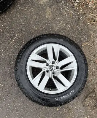 Volkswagen Atlas R18 alloy rim 3QF601025N