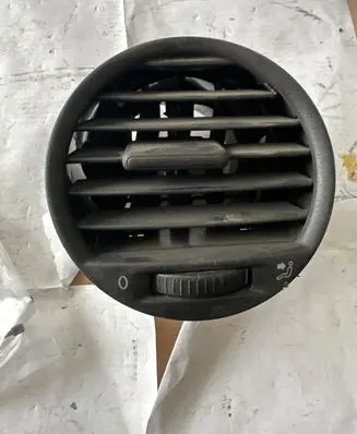 Volkswagen Caddy Dash center air vent grill 2K0819703B