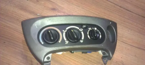 Renault Megane I Climate control unit 663391j 102043